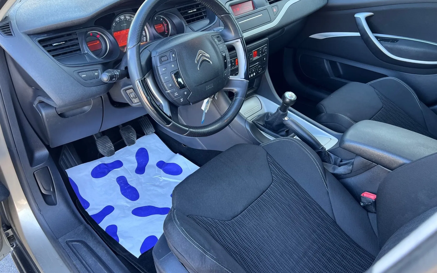 Notranja slika - Citroën C5 - 1.6 HDi+ALU+PDC+KLIMA - 10