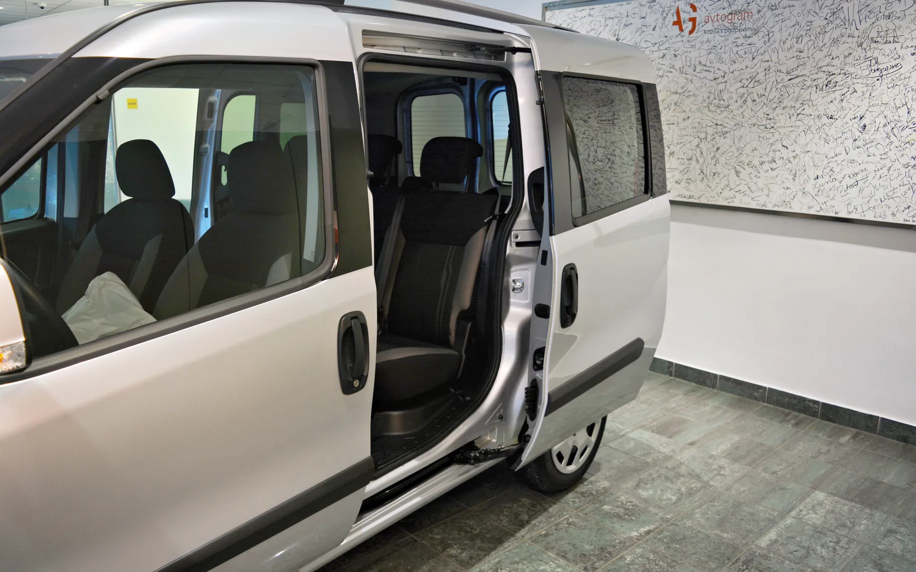 Zunanja slika - Fiat Doblo - 1.4 16v Easy PDC-KLJUKA-BLUETOOTH - 11