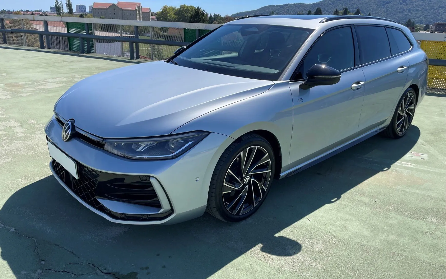 Zunanja slika - Volkswagen Passat - 2.0 TDI BMT R-Line DSG LED. NAVI.KAMER360.PDC2X - 1