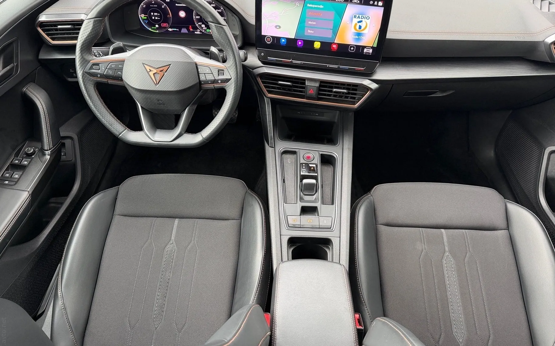 Notranja slika - Cupra Formentor - 1.4 eHybrid DSG-ACC-Full LED-Vzvratna kamera Navi. - 10