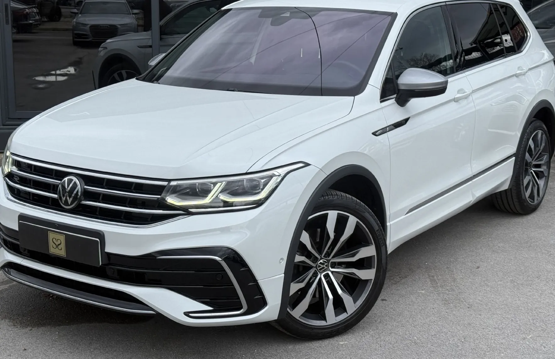 Zunanja slika - Volkswagen Tiguan Allspace - 2.0TSI 4M R-Line PANO-LED-20COL-AMBI-ACC-VIRTUAL - 1