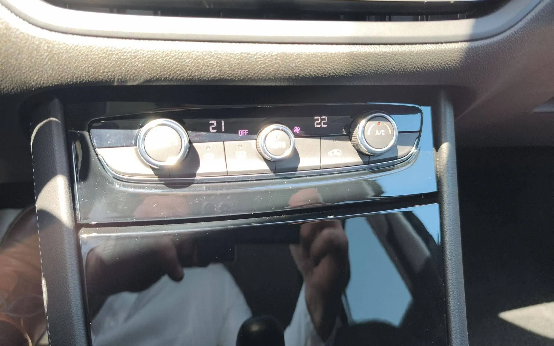 Notranja slika - Opel Grandland - 1.2 Turbo GS - 19