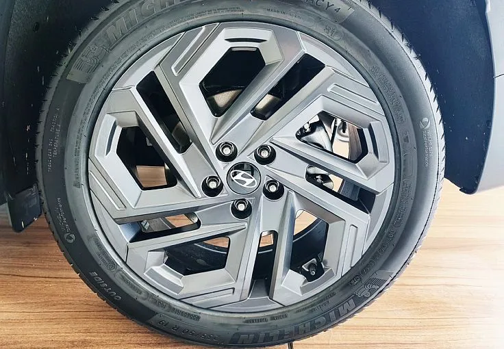 Zunanja slika - Hyundai Tucson - 1.6 T-GDI BLACK LINE LIMITED-EL.PRTL-AMBIENT-VIDEO - 4