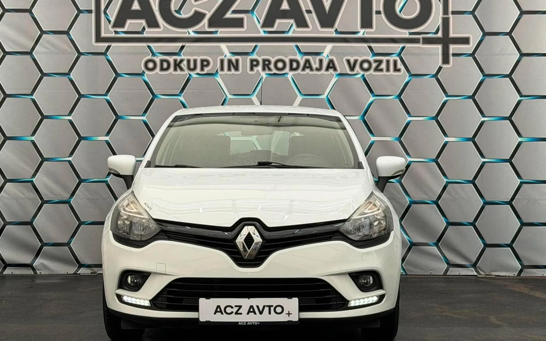 Zunanja slika - Renault Clio - 1.5 DCI•OPRAVLJEN VELIK SERVIS•FACELIFT•TEMPOMAT•. - 2