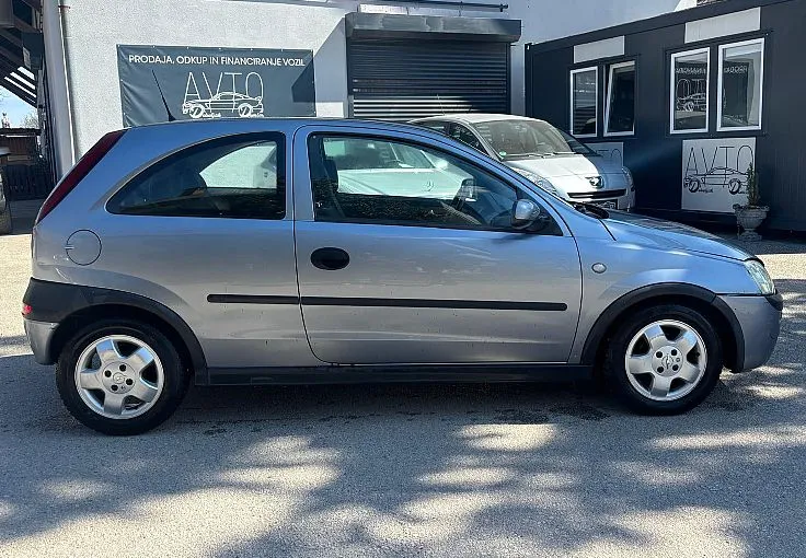 Zunanja slika - Opel Corsa - Club 1.2 16V - 4