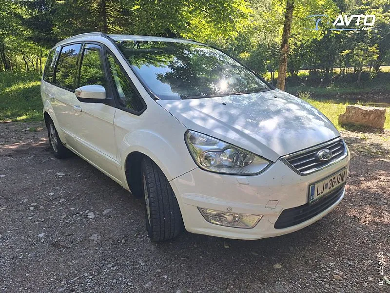 Zunanja slika - Ford Galaxy - 2.0 TDCi AVT. • KLJUKA • NAVI • OGREVANO STEKLO • - 3