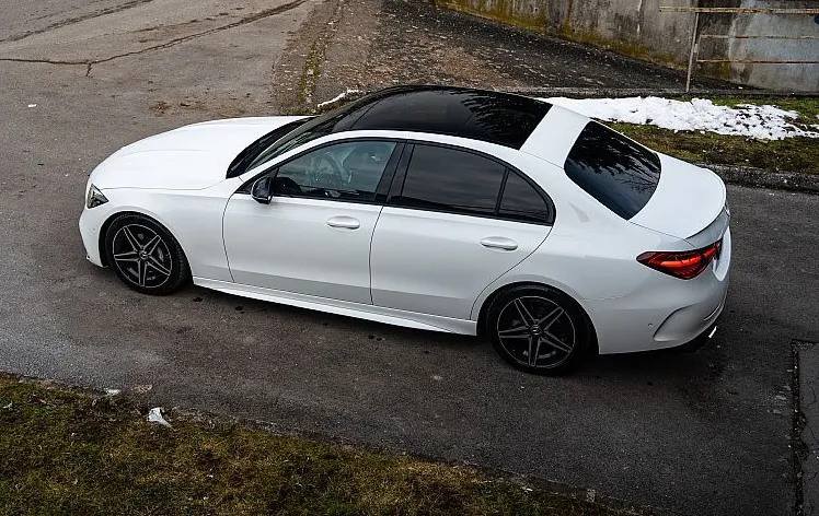 Zunanja slika - Mercedes-Benz C-Razred - C 300d - AMG line - Pano - LED - 360 kamera - 12