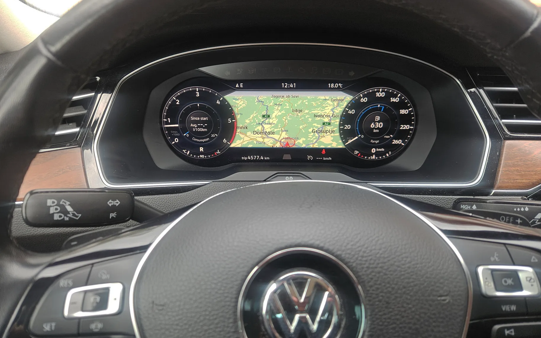 Notranja slika - Volkswagen Passat - Variant 2,0 TDI BMT Highline DSG - 12