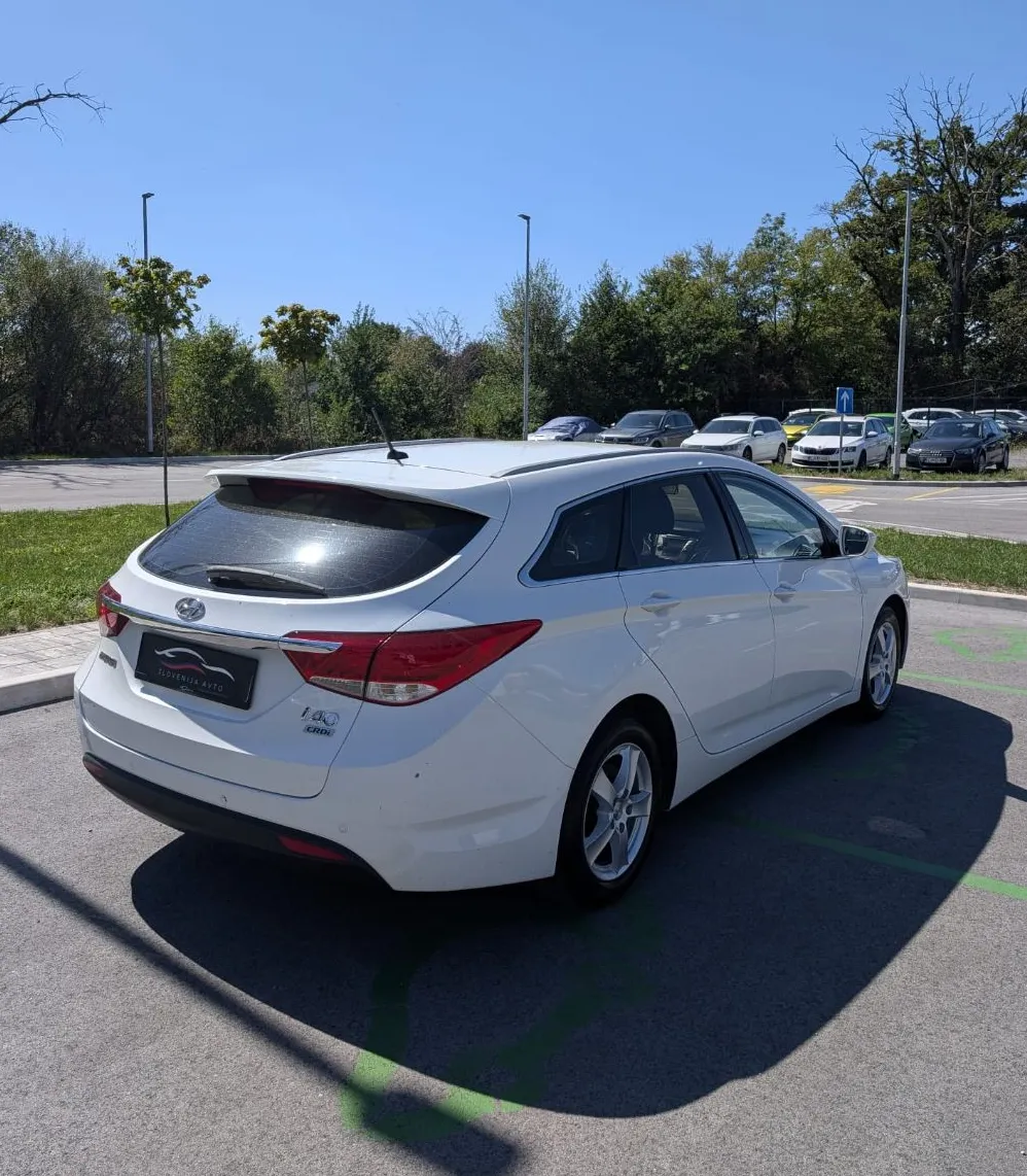 Zunanja slika - Hyundai i40 - Wagon 1.7 CRDi Premium - 7