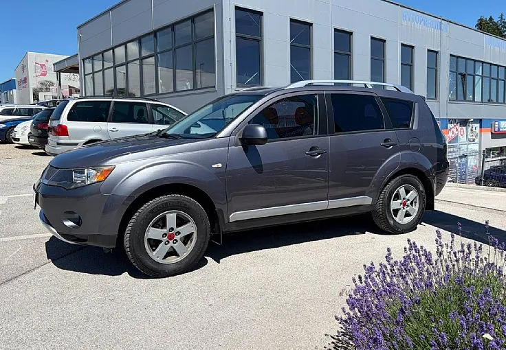 Zunanja slika - Mitsubishi Outlander - 2.0 DID Intense 4WD ZELO LEP - 4