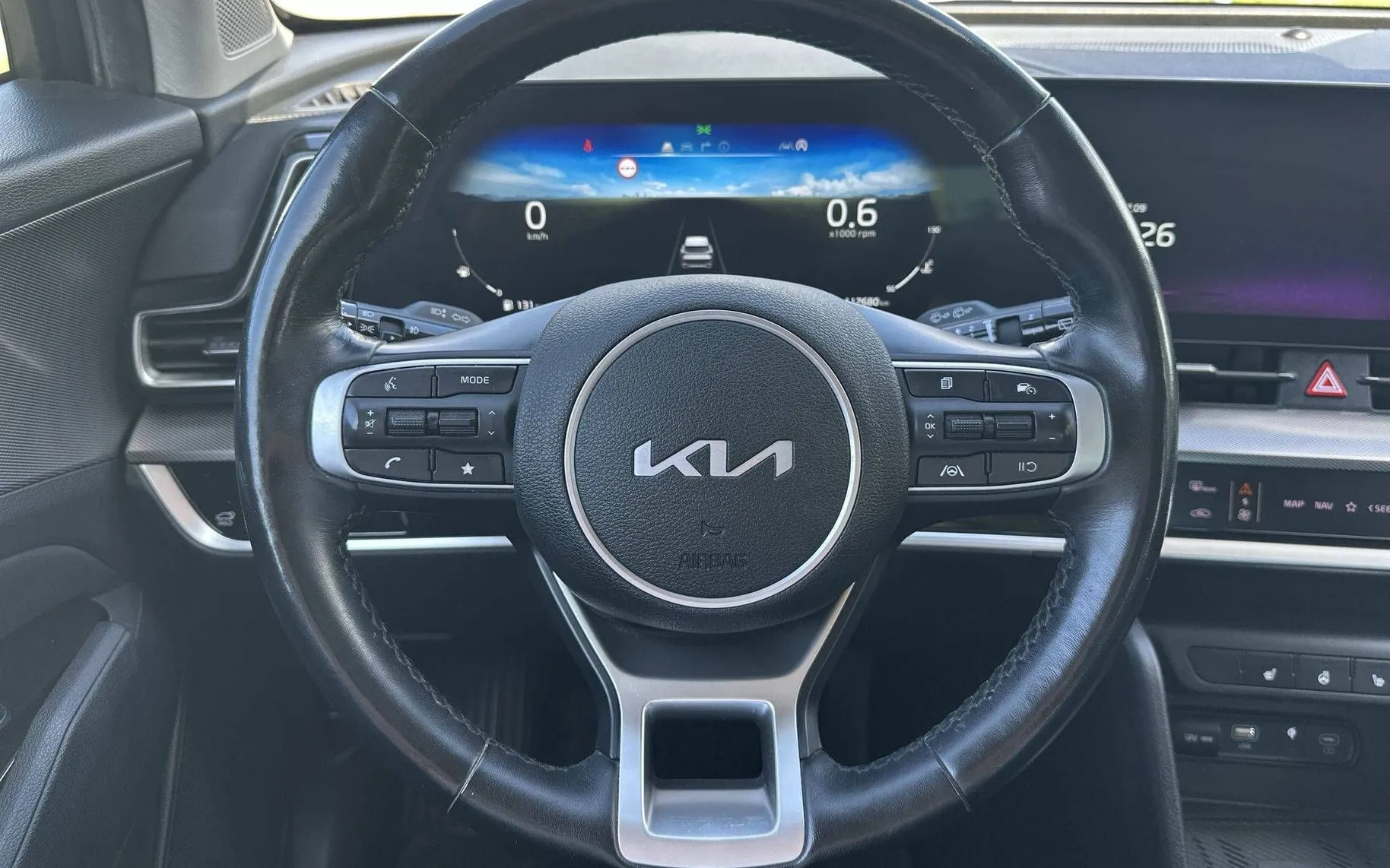 Notranja slika - KIA Sportage - 2WD 1.6 T-GDI EX Style M T - 13