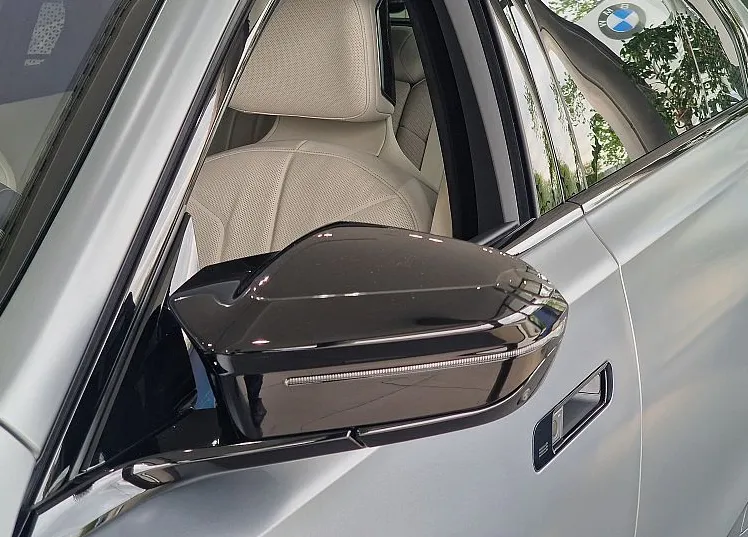 Zunanja slika - BMW Serija 7 - : M760e xDrive M Sport - Performance - 8