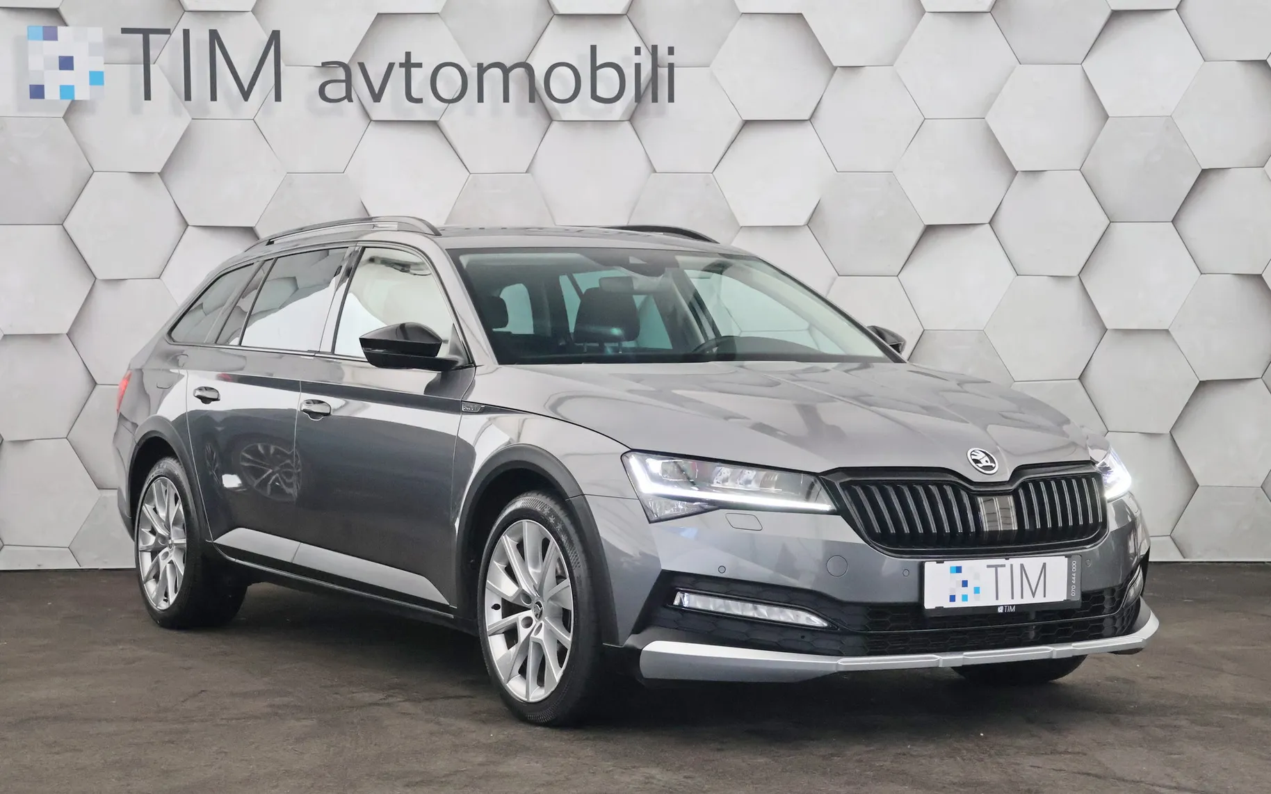 Zunanja slika - Škoda Superb Scout - 2.0 TDI 4x4 DSG 200KM - 2