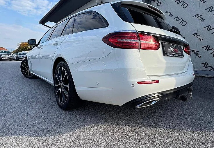 Zunanja slika - Mercedes-Benz E-Razred - E 220 d T Avantgarde Avt.Virtal Led Kljuka Kamera - 5