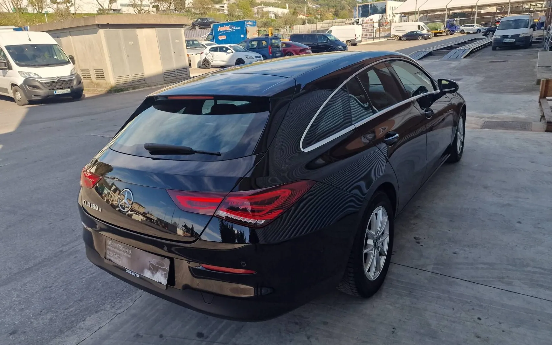 Zunanja slika - Mercedes-Benz CLA Shooting Brake - 180 d POLOG 1500 REDNO SERVISIRAN - 6
