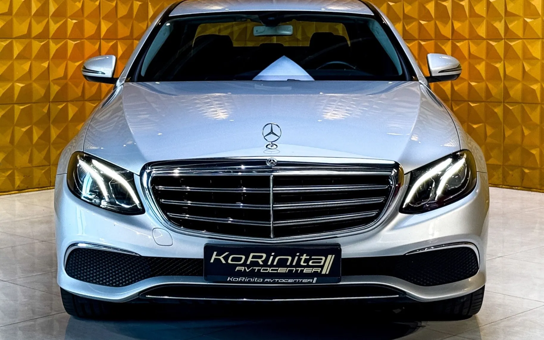Zunanja slika - Mercedes-Benz E-Razred - E200d AUT.-AMBI-NAVI-F1-TEMP-BREZ POLOGA - 4