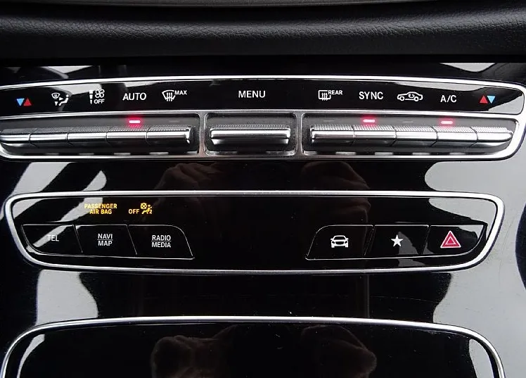 Zunanja slika - Mercedes-Benz E-Razred - E 220 d 9G TRONIC 200KM - LED - NAVI - 18 COL - - 17