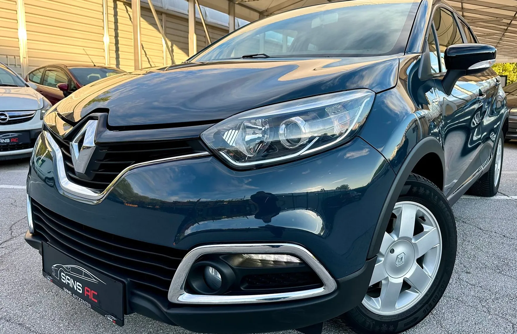Zunanja slika - Renault Captur - dCi 90 - SLOVENSKI - PDC - NAVIGACIJA - TEMPOMAT - 1