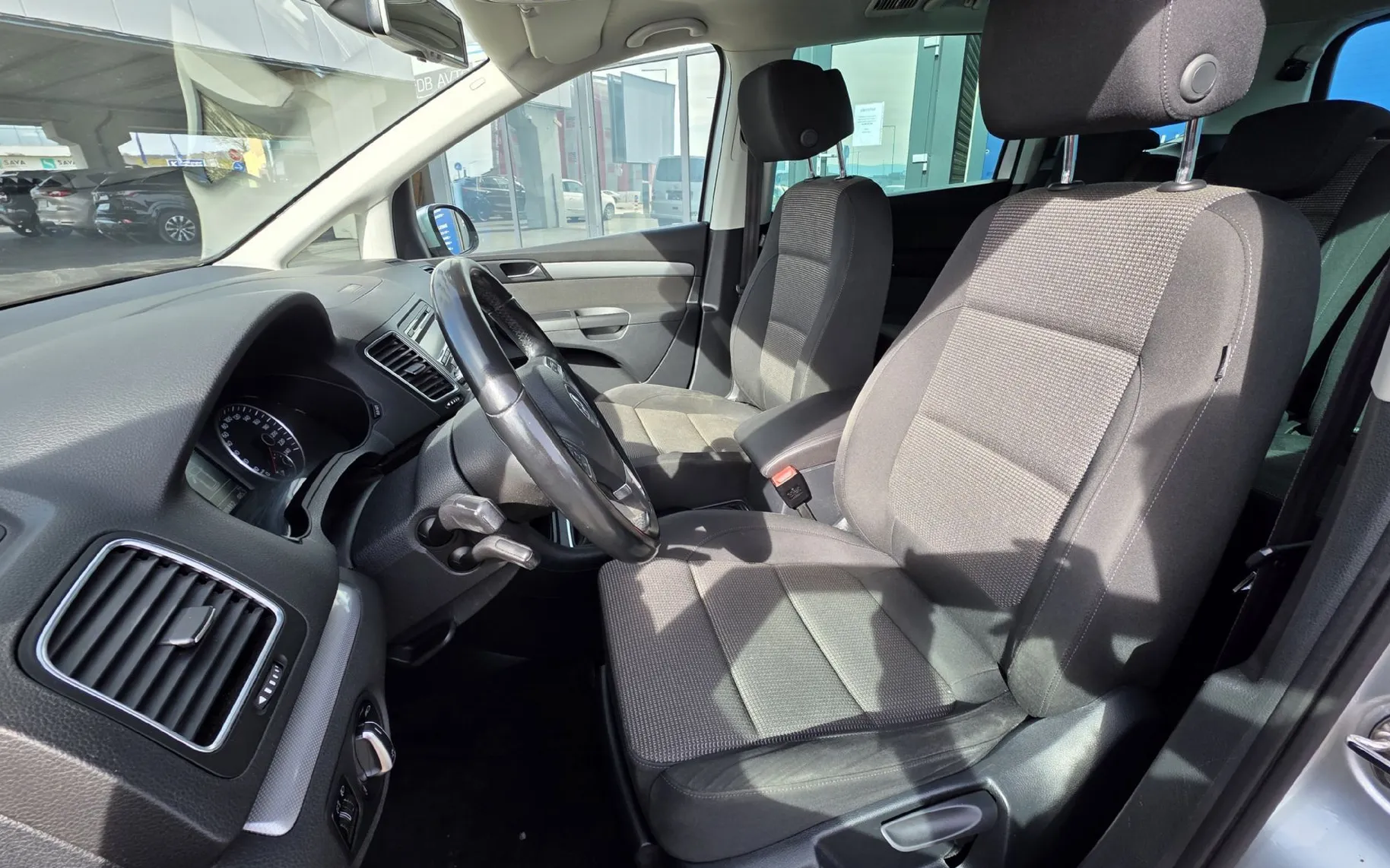 Zunanja slika - VW Sharan - 2.0 TDI BMT Comfortline.7 sedežev. SAMO 180412 KM - 7