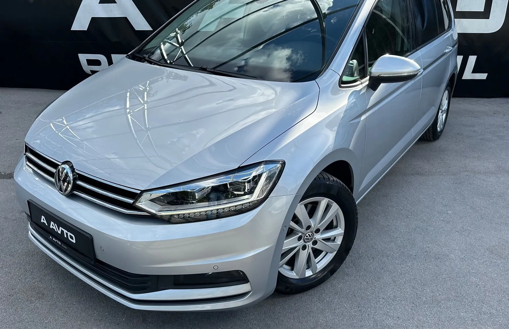 Zunanja slika - Volkswagen Touran - 1.5 TSI BMT Family DSG-LED-KAMERA-ALU... - 1