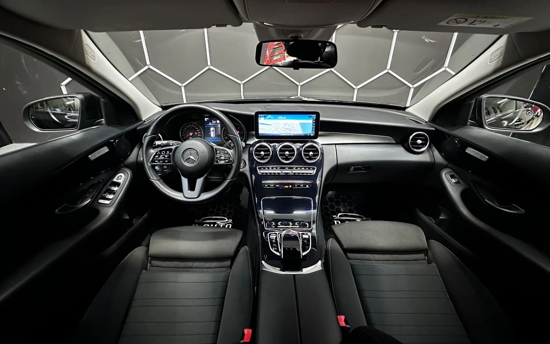 Notranja slika - Mercedes-Benz C-Razred - C 220 d  ... - 9