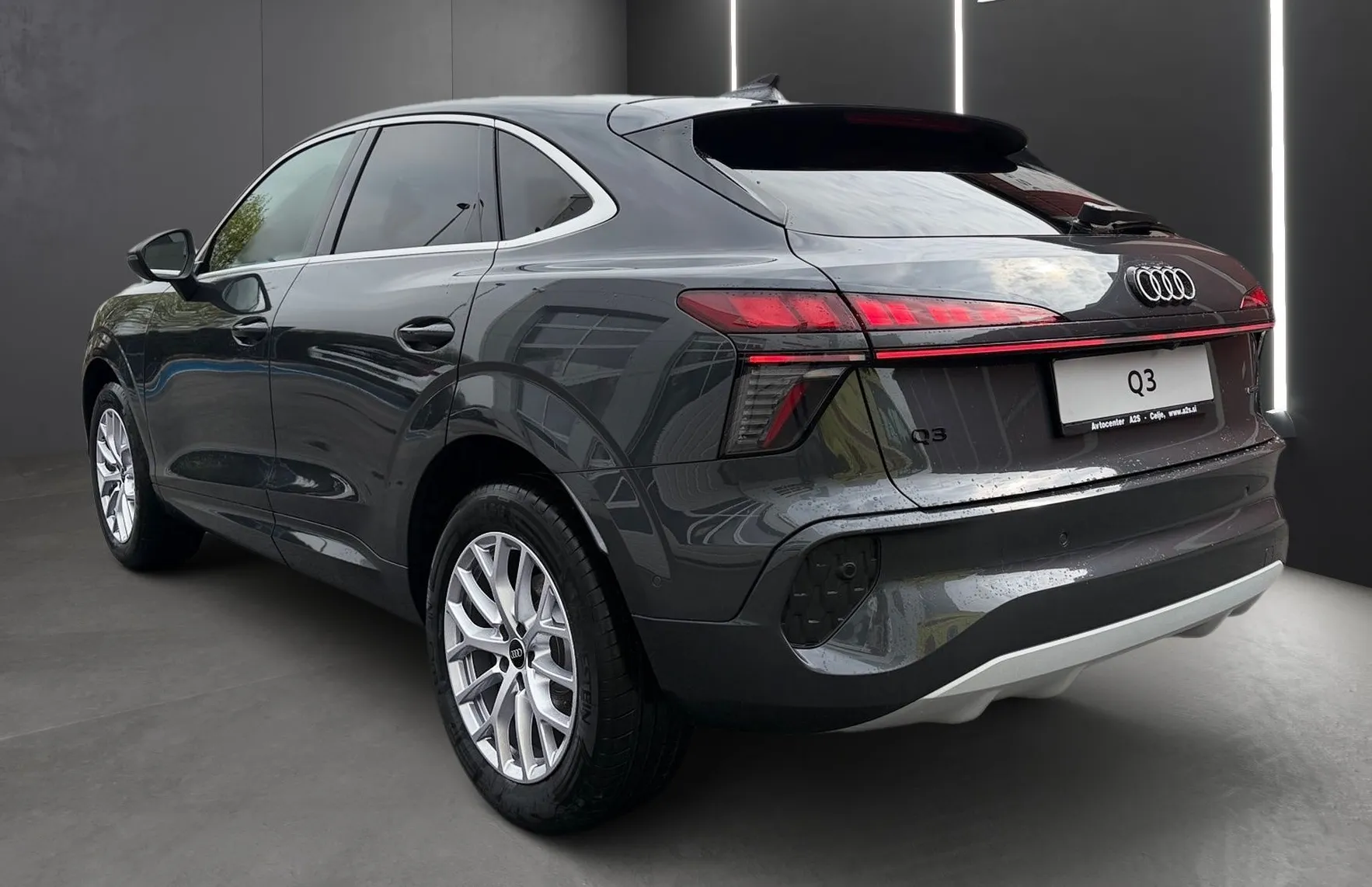 Zunanja slika - Audi Q3 - Sportback TFSI quattro S tronic - 4