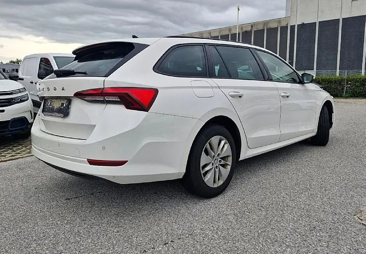 Zunanja slika - Škoda Octavia - Combi 2.0 TDI Ambition DSG - 3