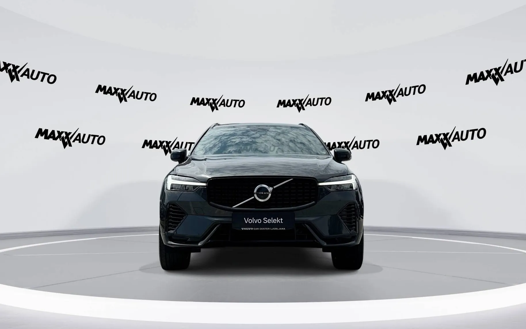 Zunanja slika - Volvo XC60 - B4D AWD Plus Dark Avt. - 2