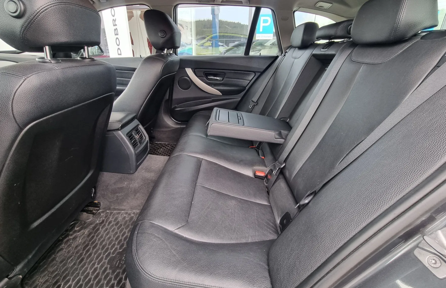 Zunanja slika - BMW Serija 3 - Touring: 318d AVTOMATIK-NAVI-TEMP-PDC... + LEPO OHRANJEN - 9