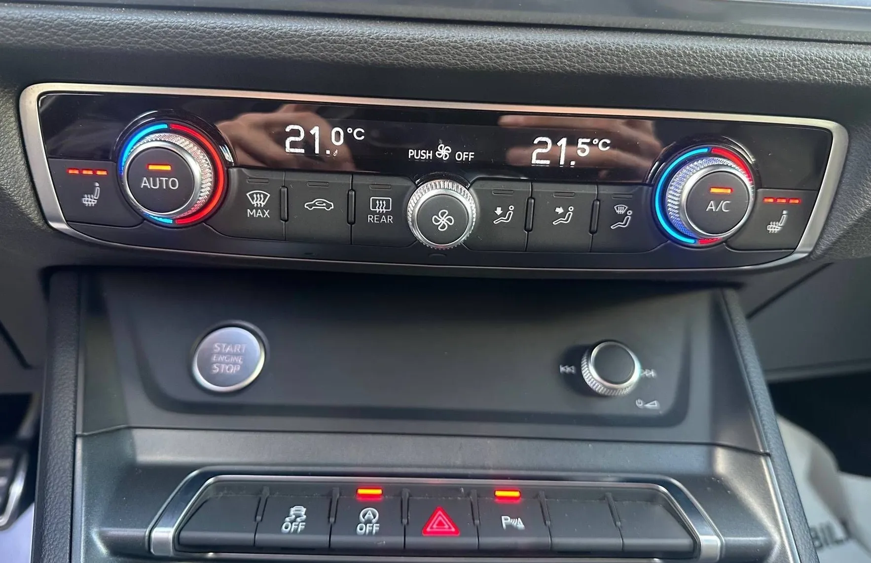 Zunanja slika - Audi Q3 - 35 TFSI S-LINE NAVI ACC MRTVI KOTI LINE ASSIST T - 17