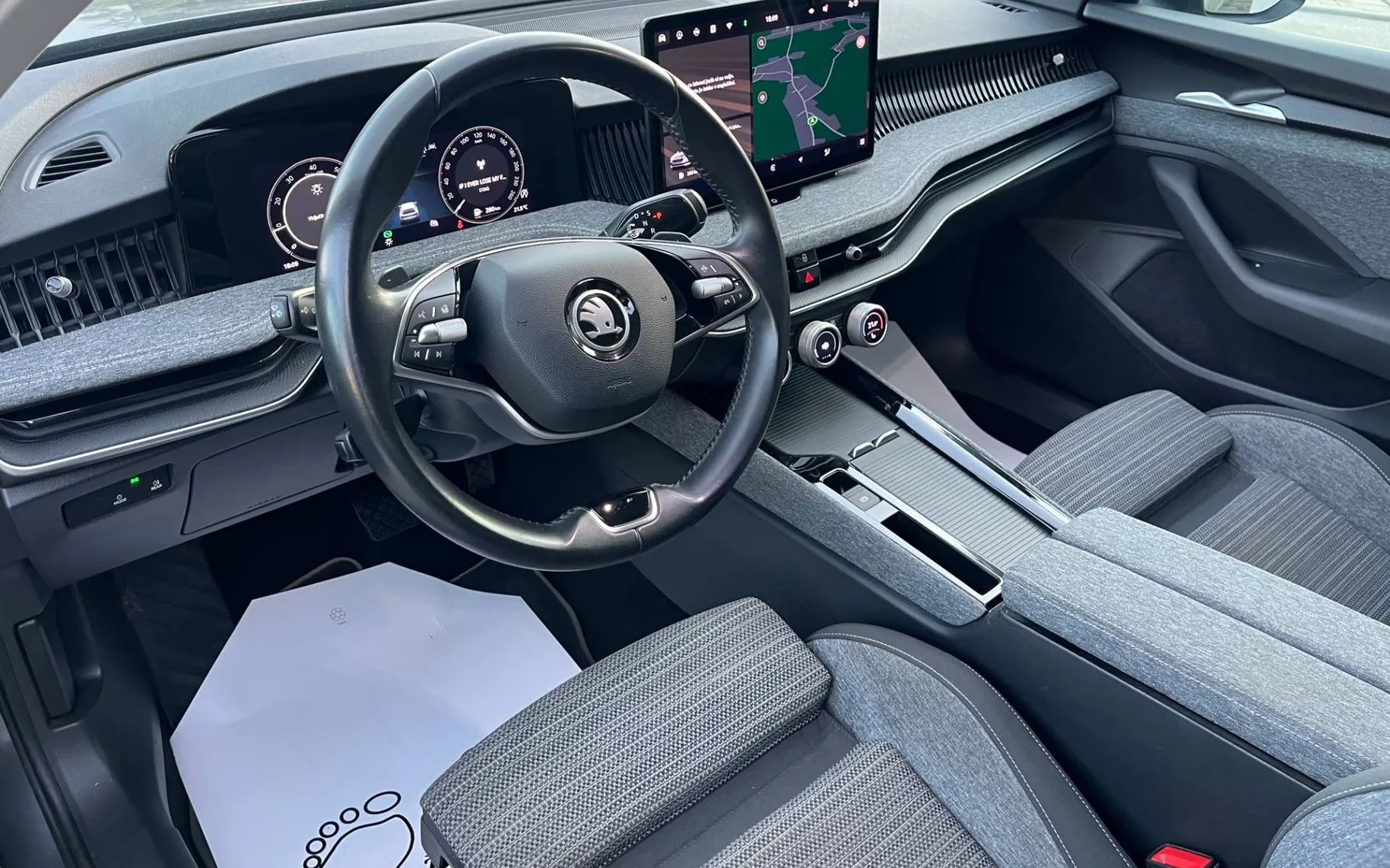 Notranja slika - Škoda Superb - Combi 1.5 TSI mHEV Selection DSG-1 LASTNIK-ALU-KAM - 8