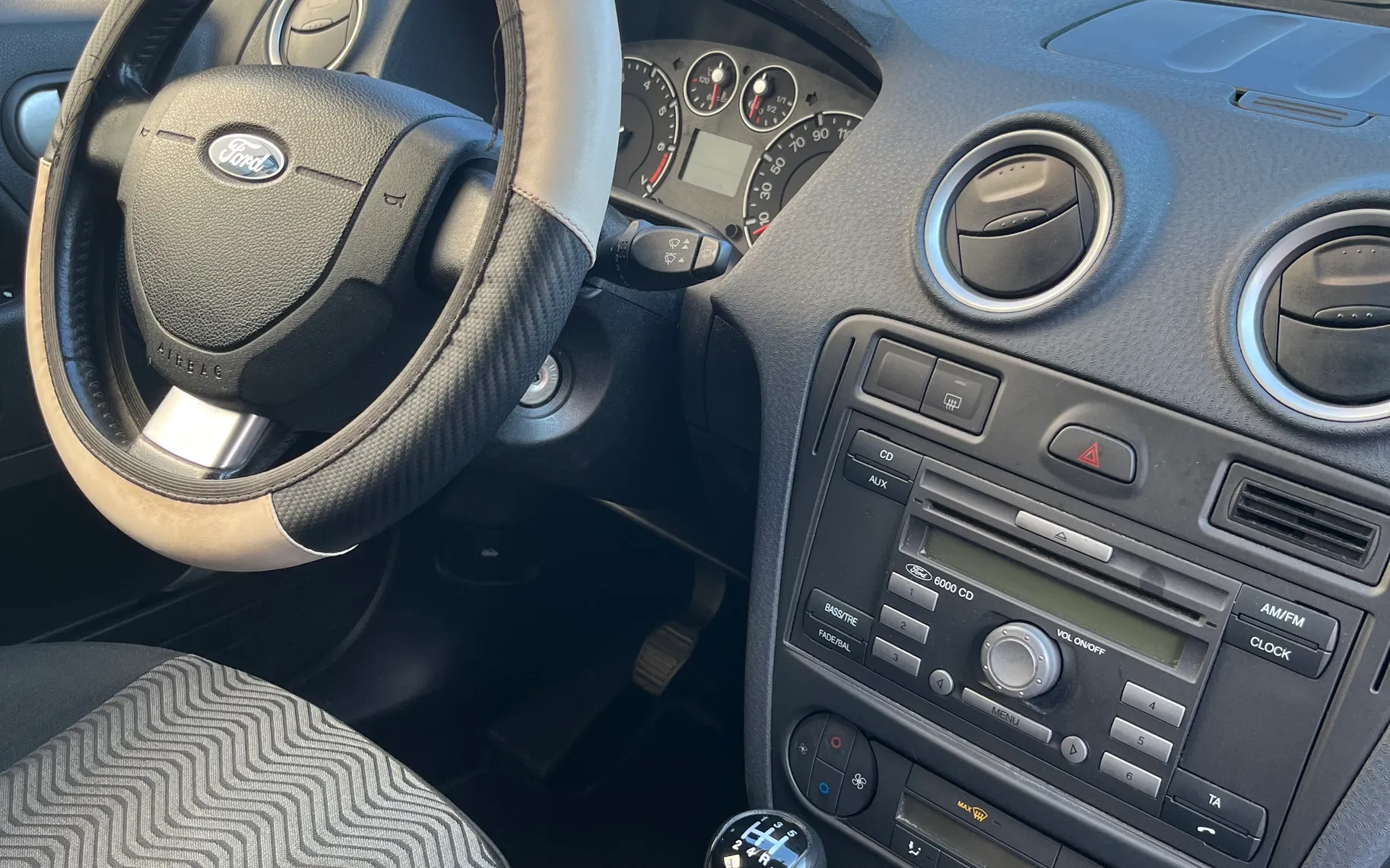 Notranja slika - Ford Fusion - Style 1,6 16V - 5