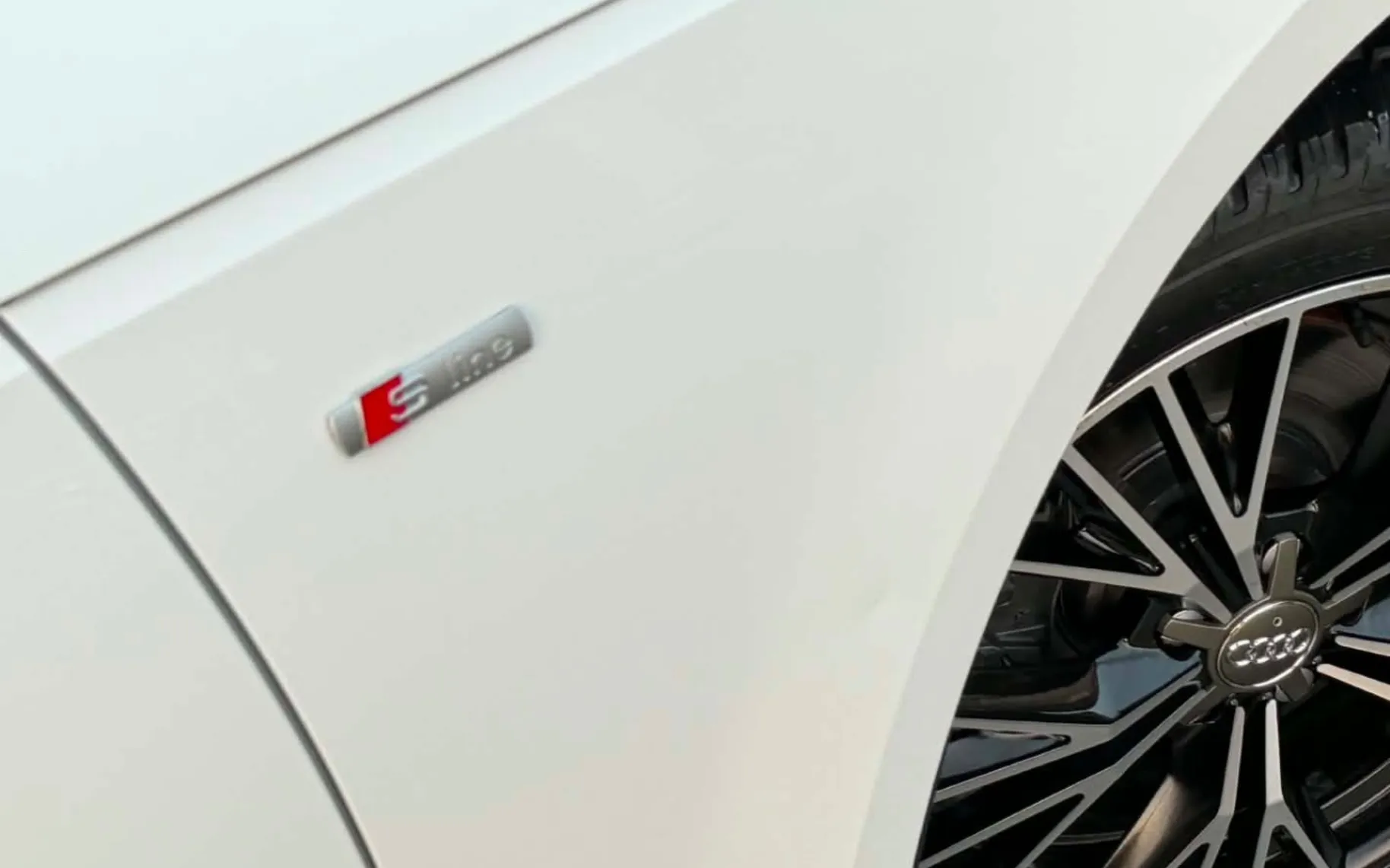 Notranja slika - Audi A4 Avant - 2.0 TDI-XENON LED-LIZING ZA TUJCE - 8
