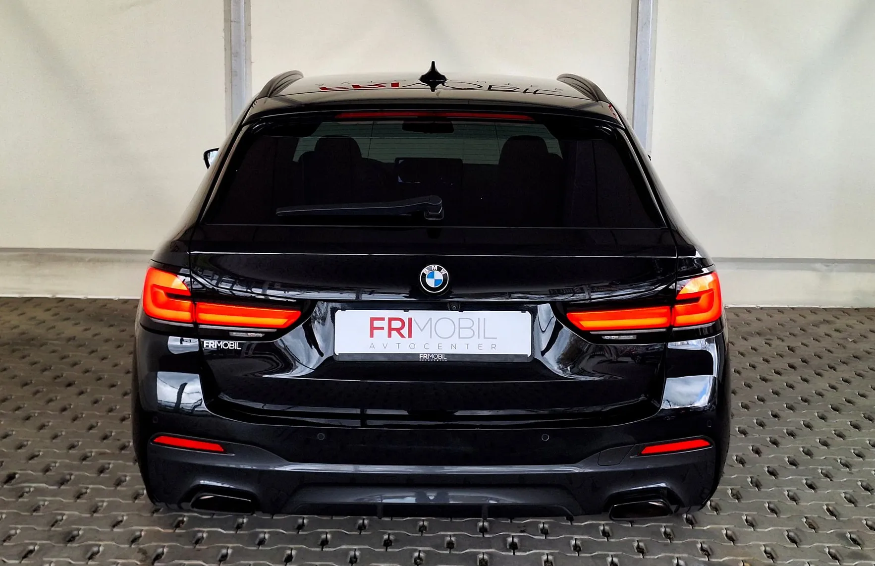 Zunanja slika - BMW Serija 5 - Touring: 530d xDrive M-SPORT•4CONTROL•AIR•AMBIENT•ACC•AL - 6