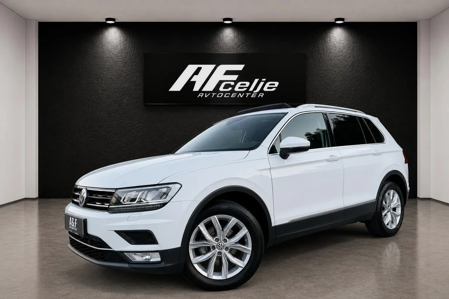 Zunanja slika - Volkswagen Tiguan - 2.0 TDI-DSG-4X4-H LINE-PANORAMA-LIZING ZA TUJCE-.. - 1