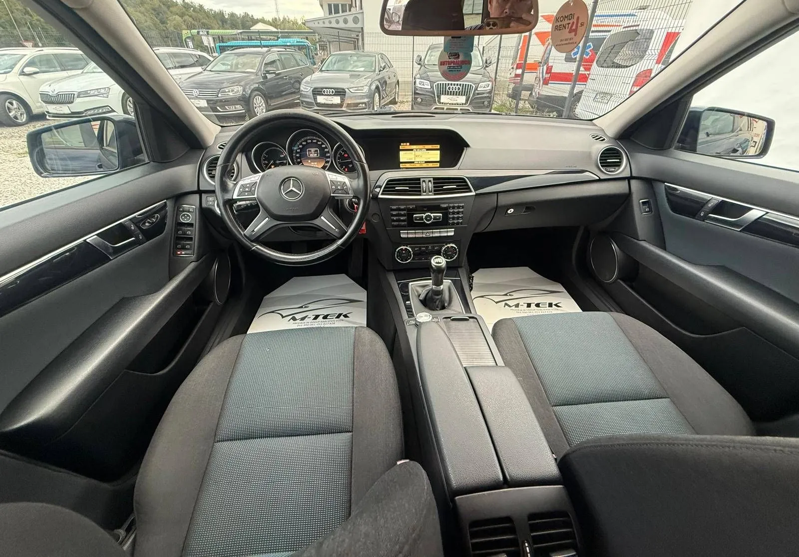 Notranja slika - Mercedes-Benz C-Razred - C 220 CDI T Elegance BlueEFFICIENCY... - 7