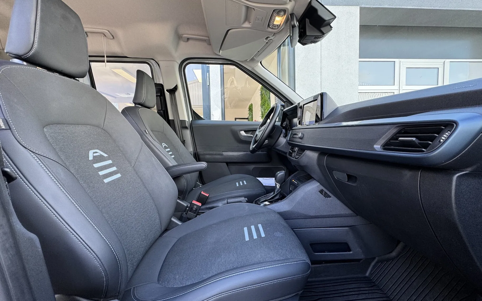 Zunanja slika - Ford Tourneo Courier - 1.0 EcoBoost ACTIVE AVT. AKTIVNI TEMPOMAT SLO - 12