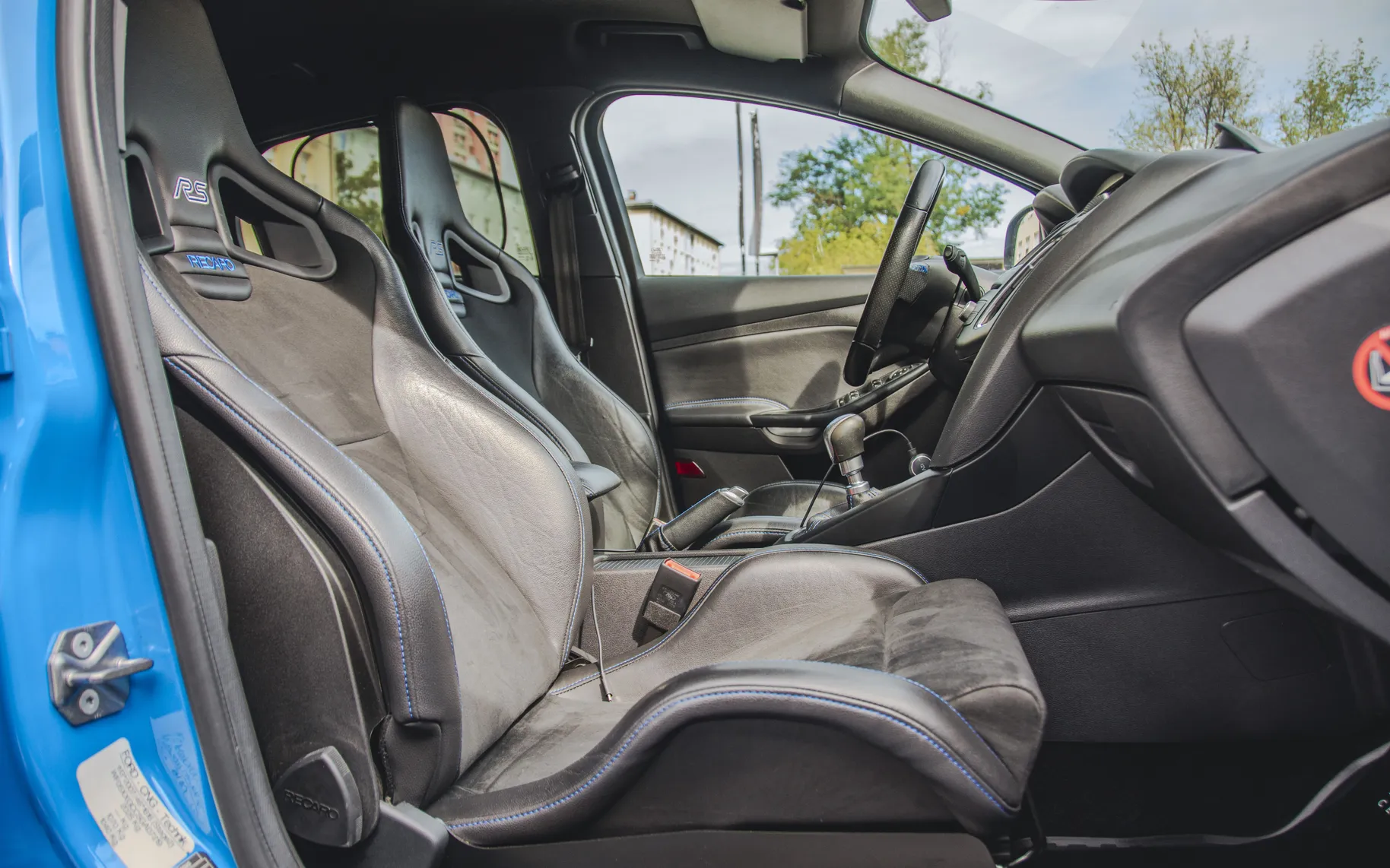 Zunanja slika - Ford Focus - 2.3 EcoBoost RS 4x4-RECARO-BREMBO-NAVI-SYNC-DAB-19 - 11