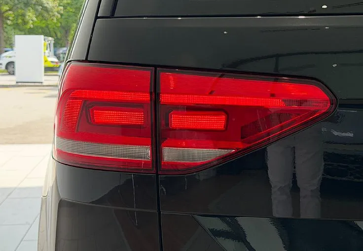 Zunanja slika - Volkswagen Touran - 1.5 TSI avt. Family 7 sedežev - 5