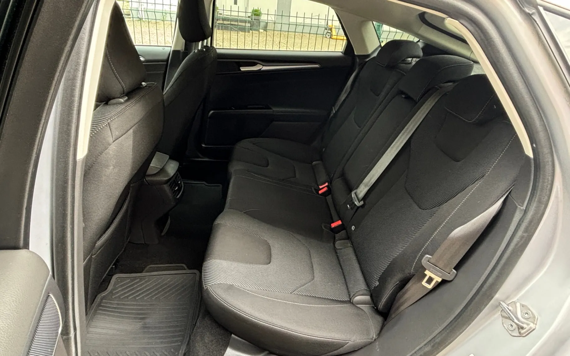 Zunanja slika - Ford Mondeo - 2,0 TDCi Trend - 13
