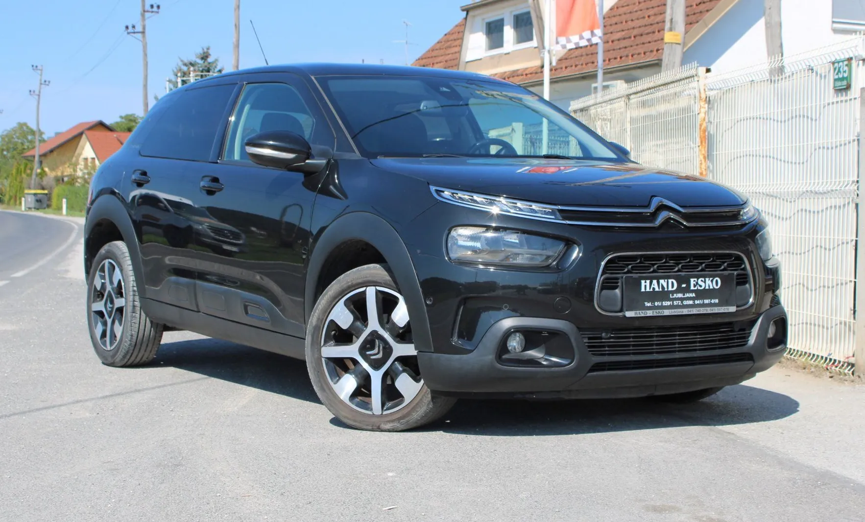 Zunanja slika - Citroën C4 Cactus - 1.2 PureTech 110 Shine Avt._ALU_NAVI_PDC_KAMERA - 3