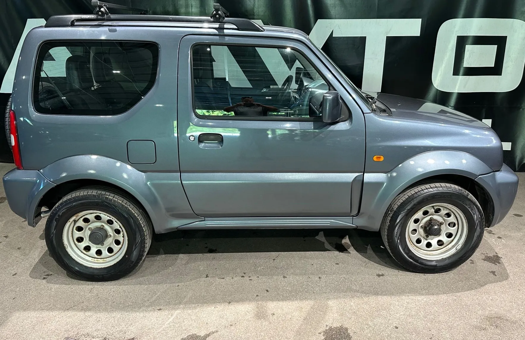 Zunanja slika - Suzuki Jimny - 1.3 VX 4x4 samo 31.386KM - 3