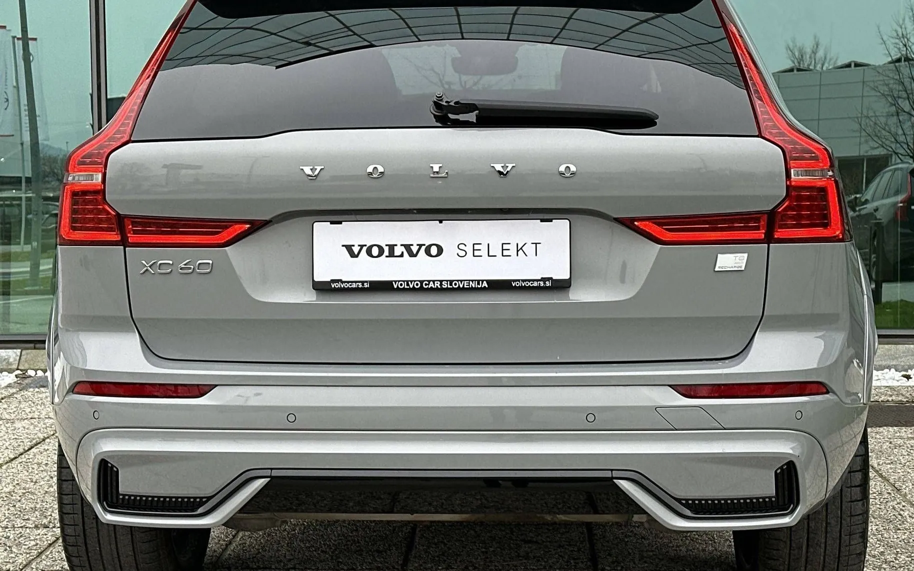 Zunanja slika - Volvo XC60 - T8 TwE Ultim.Dark Recharge AT AWD ZRAČNO BW PANO - 6