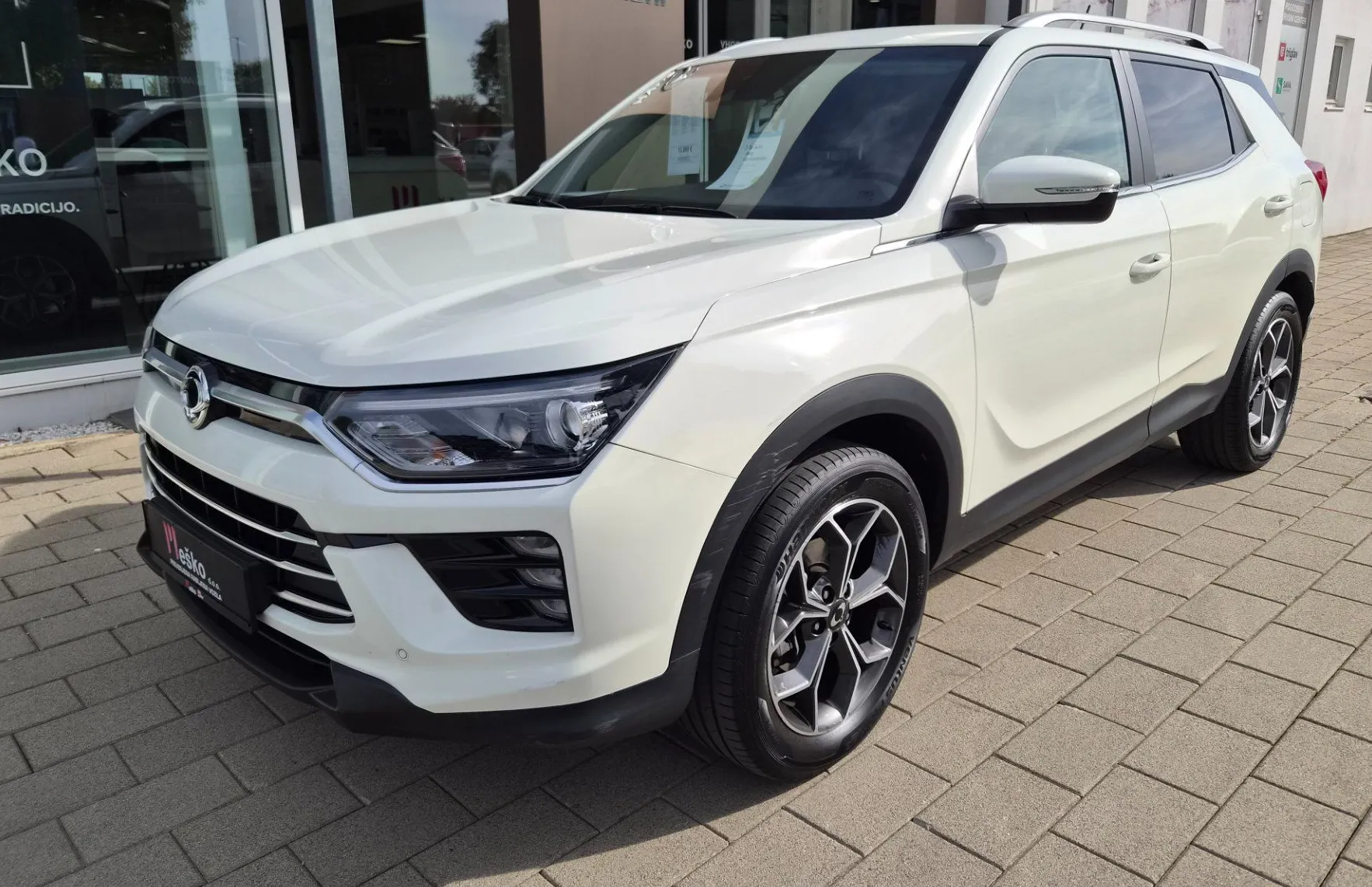Zunanja slika - SsangYong Korando - 1.5 T-GDI Exclusive alu-pdc-kamera-usnje-gretje se - 1