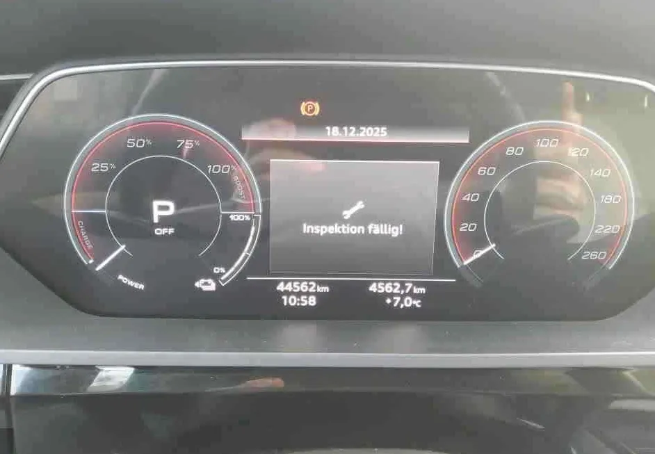 Zunanja slika - Audi e-tron - 55 quattro Advanced.NEMŠKI.PANORAMA.KLJUKA.USNJE - 3