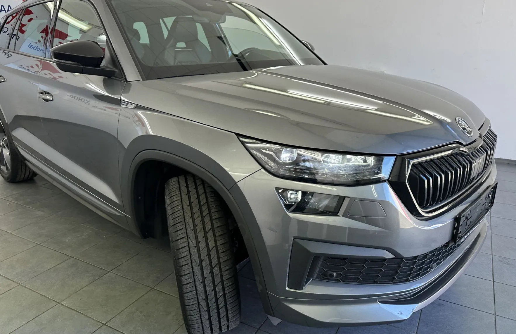 Zunanja slika - Škoda Kodiaq - 2.0 TDI Sportline DSG.NEMŠKA+4ALU.KAMERA.ACC - 1