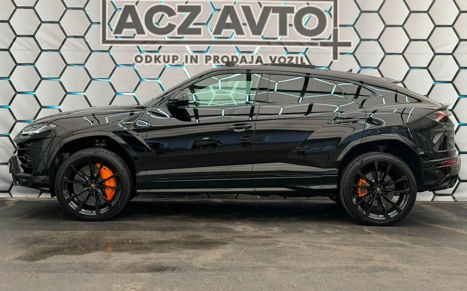 Notranja slika - Lamborghini Urus - CITURA•23 COL•SOFT•ZRAČNO•3D BANG•PANO•VIRTUAL•F1• - 7