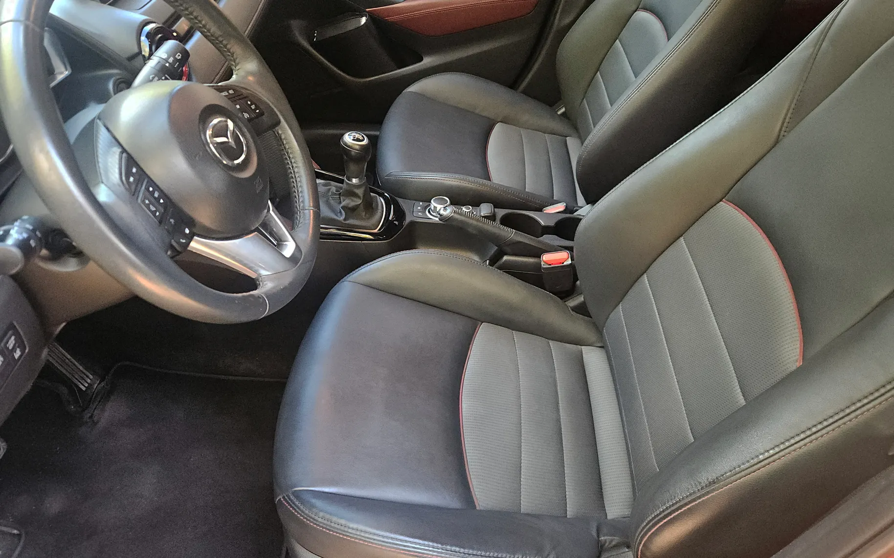 Notranja slika - Mazda CX-3 - G120 Attraction - 8