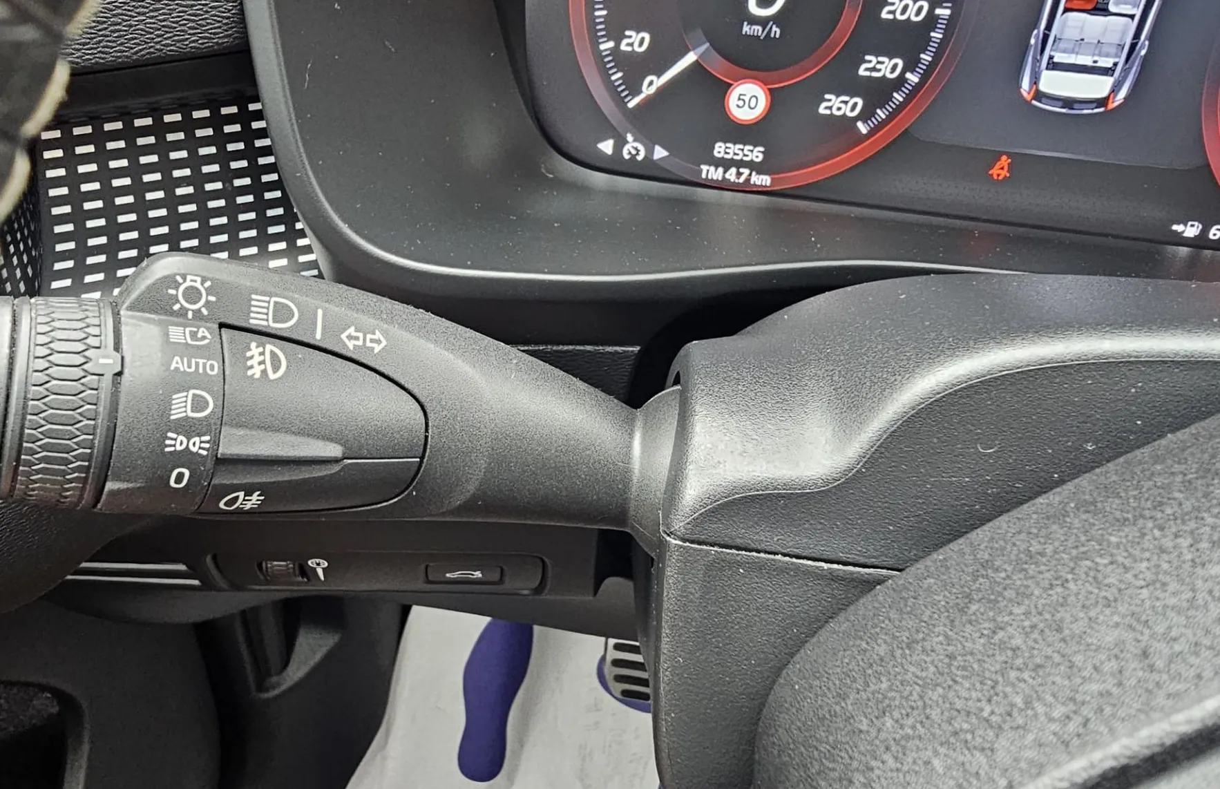 Zunanja slika - Volvo XC40 - T3 Black edition|FULED|ALU18|alcantara|navi|AC|HarmanCardon - 35