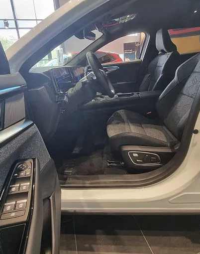 Zunanja slika - Renault Espace - Techno E-Tech hybrid 200 + My Revision - 8